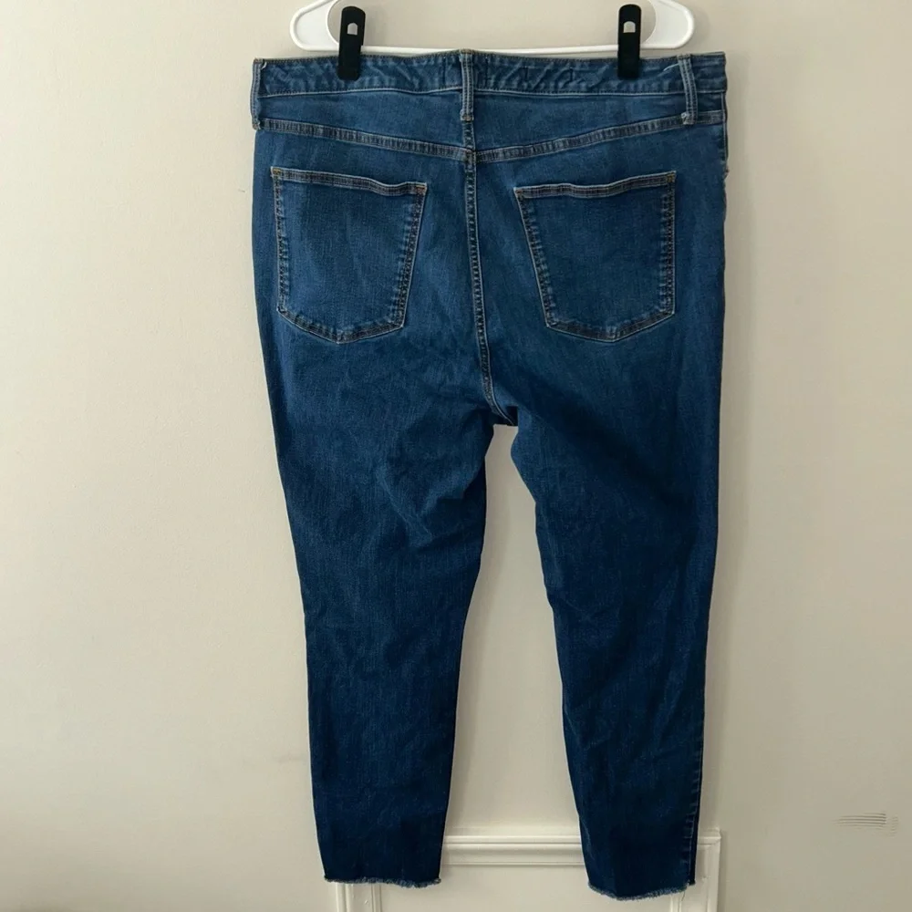 Universal Thread Blue High Rise Skinny Jeans - Picture 2 of 4